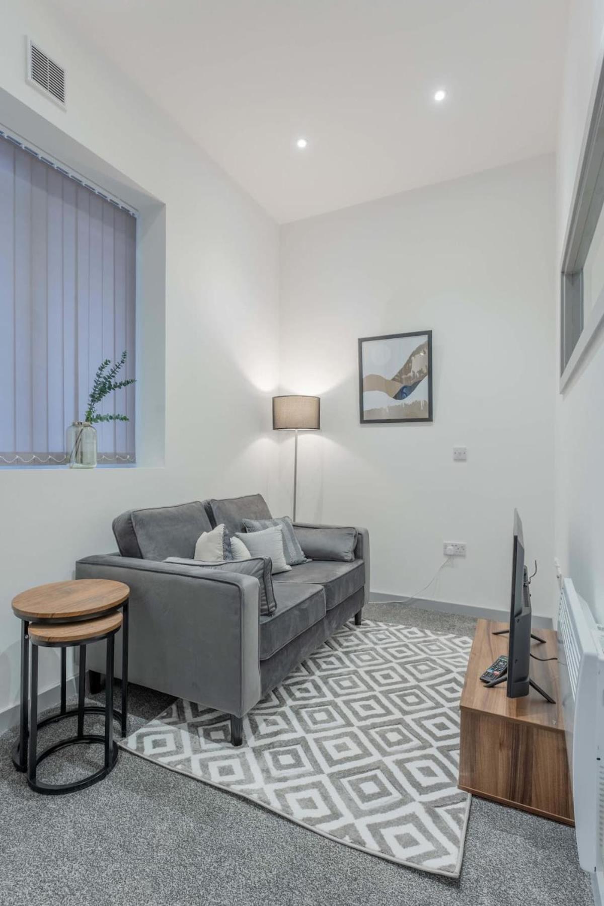 Modern 1 Bedroom Apartment In Dudley 브라이얼리 힐 외부 사진